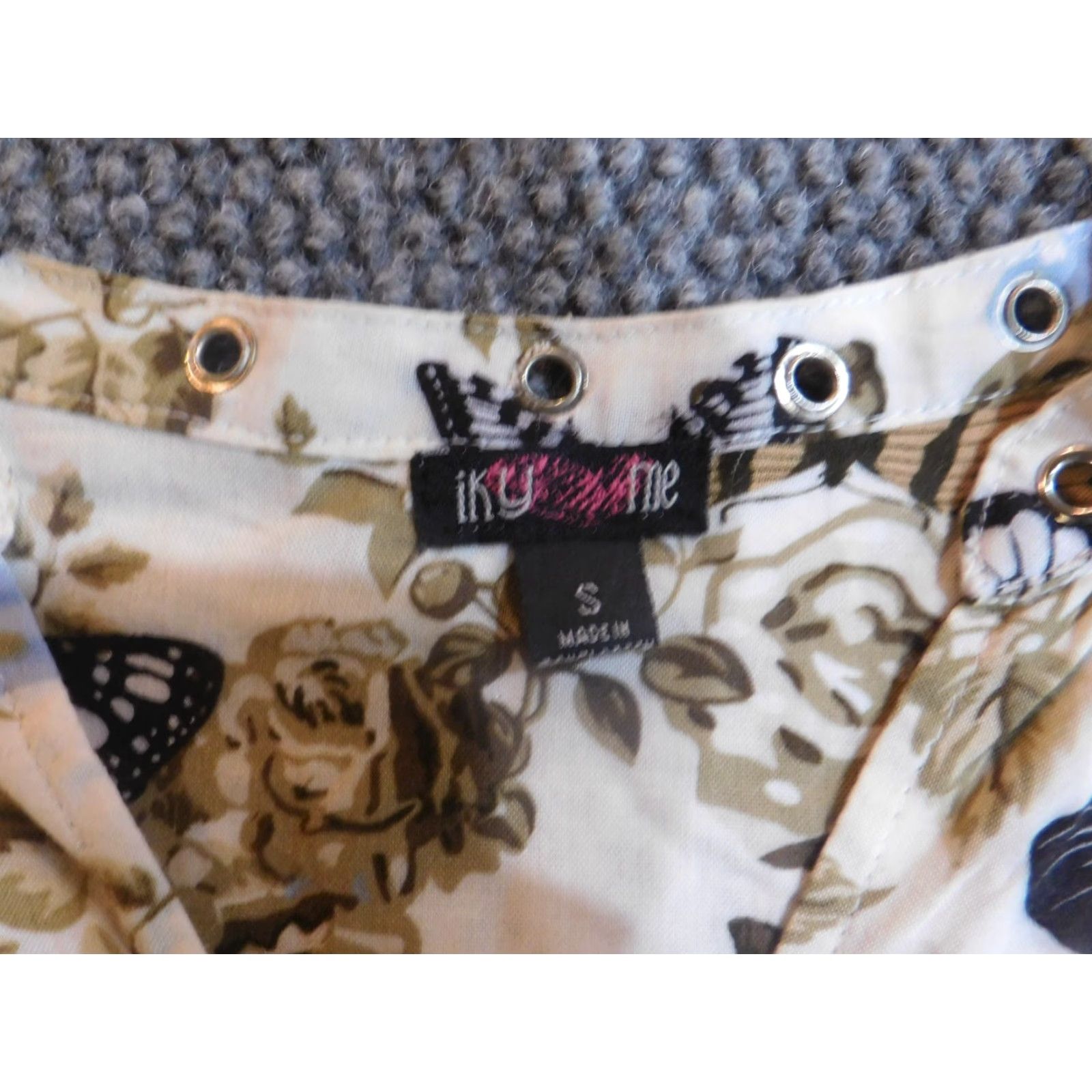 Vintage Icky Me Womens Blouse S Beige Floral Long Sleeve Pullover Stretch Casual Logo Collared Polyester Rayon Classic Vintage No Size S / US 4 / IT 40 - 5 Thumbnail