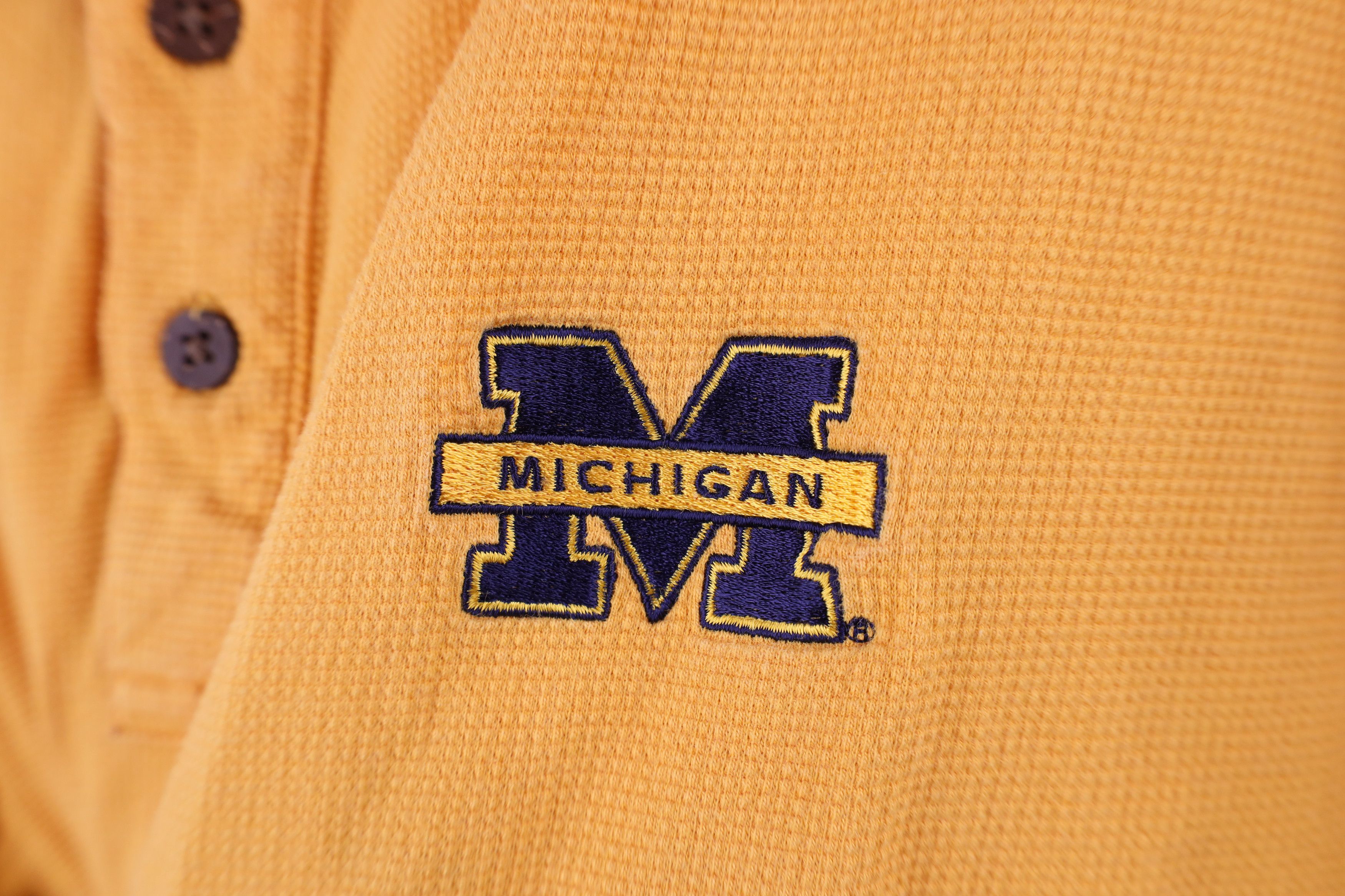Vintage Vintage 90s University of Michigan Thermal Knit Golf Polo Size US M / EU 48-50 / 2 - 4 Thumbnail