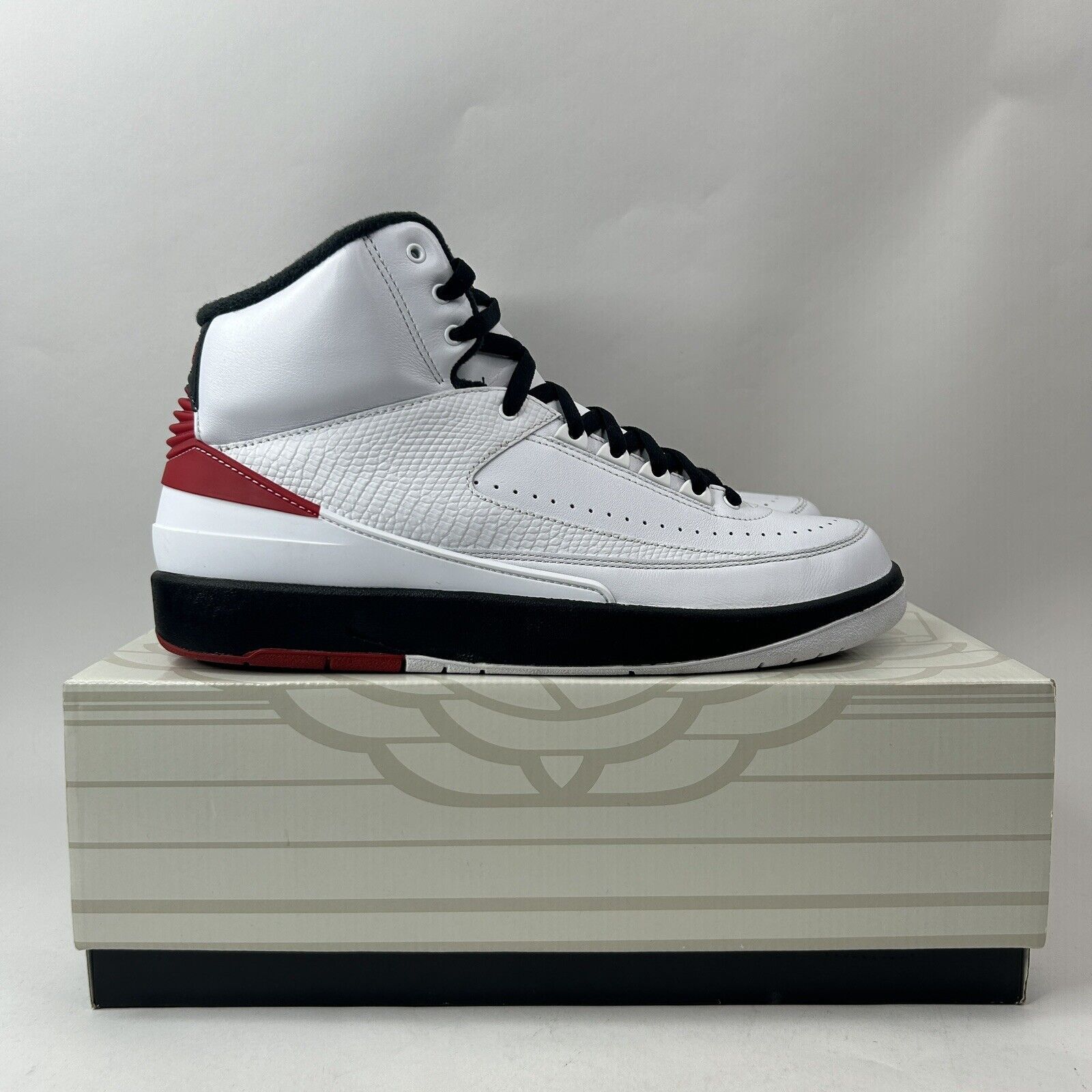 Nike Nike Shoes Air Jordan 2 OG “Chicago/Bulls” 2024 Size US 11 / EU 44 - 4 Thumbnail