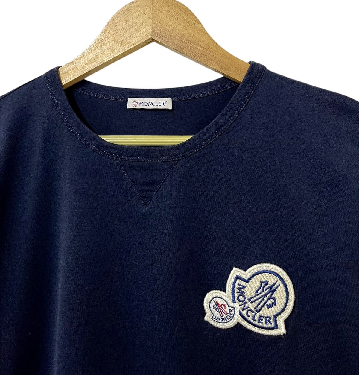 Moncler MONCLER MAGLIA DOUBLE LOGO GRAPHIC DARK BLUE TSHIRT Size XL / US 12-14 / IT 48-50 - 7 Thumbnail