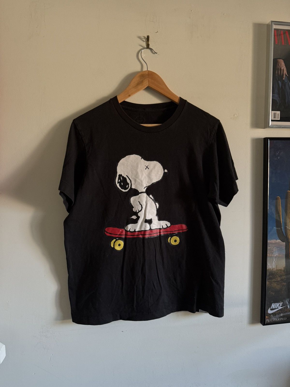 Kaws × Peanuts Kaws x Peanuts Snoopy Uniqlo Collab Tee Size US L / EU 52-54 / 3 - 1 Thumbnail