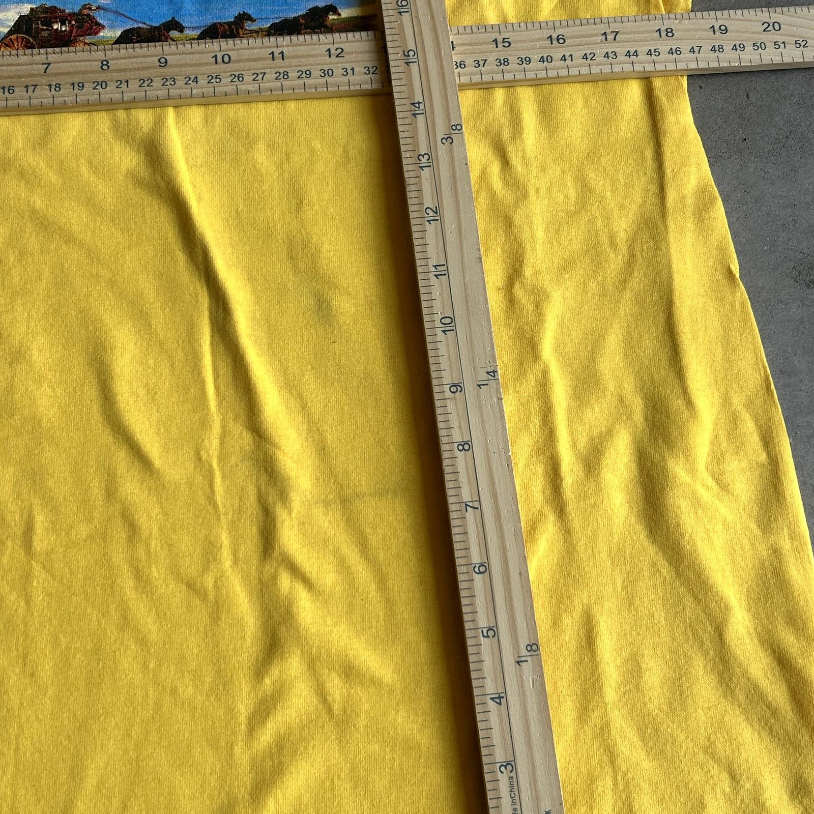 Gildan Y2K Deadstock Wells Fargo Yellow T-Shirt XL Size US XL / EU 56 / 4 - 3 Thumbnail