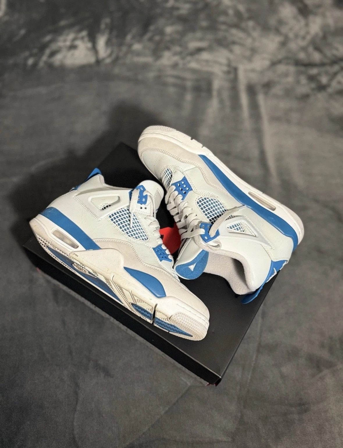 Nike Off White/Military Blue Jordan 4’s Size US 8.5 / EU 41-42 - 2 Thumbnail