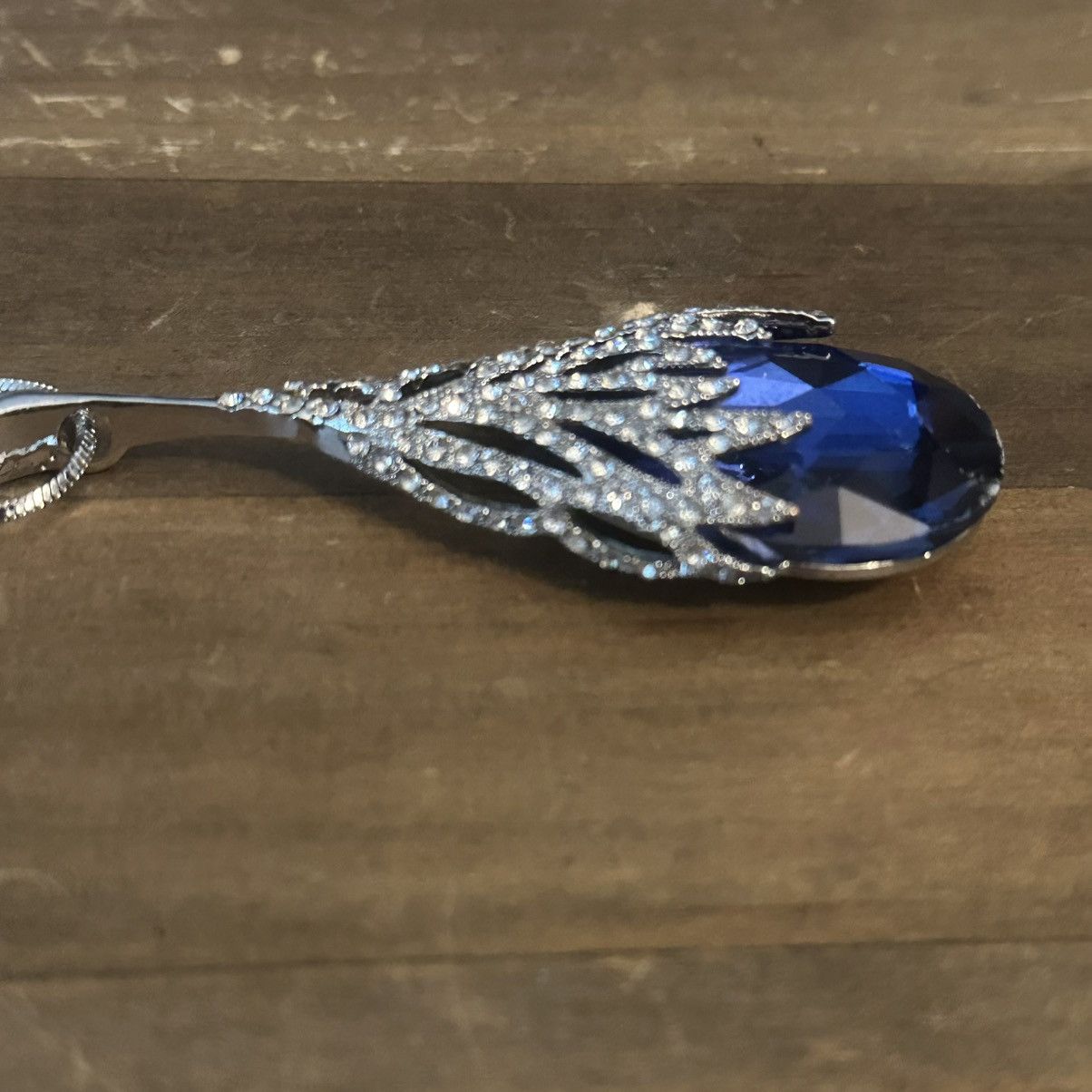 Other Silver tone jumbo blue teardrop rhinestone pendant necklace Size ONE SIZE - 4 Thumbnail