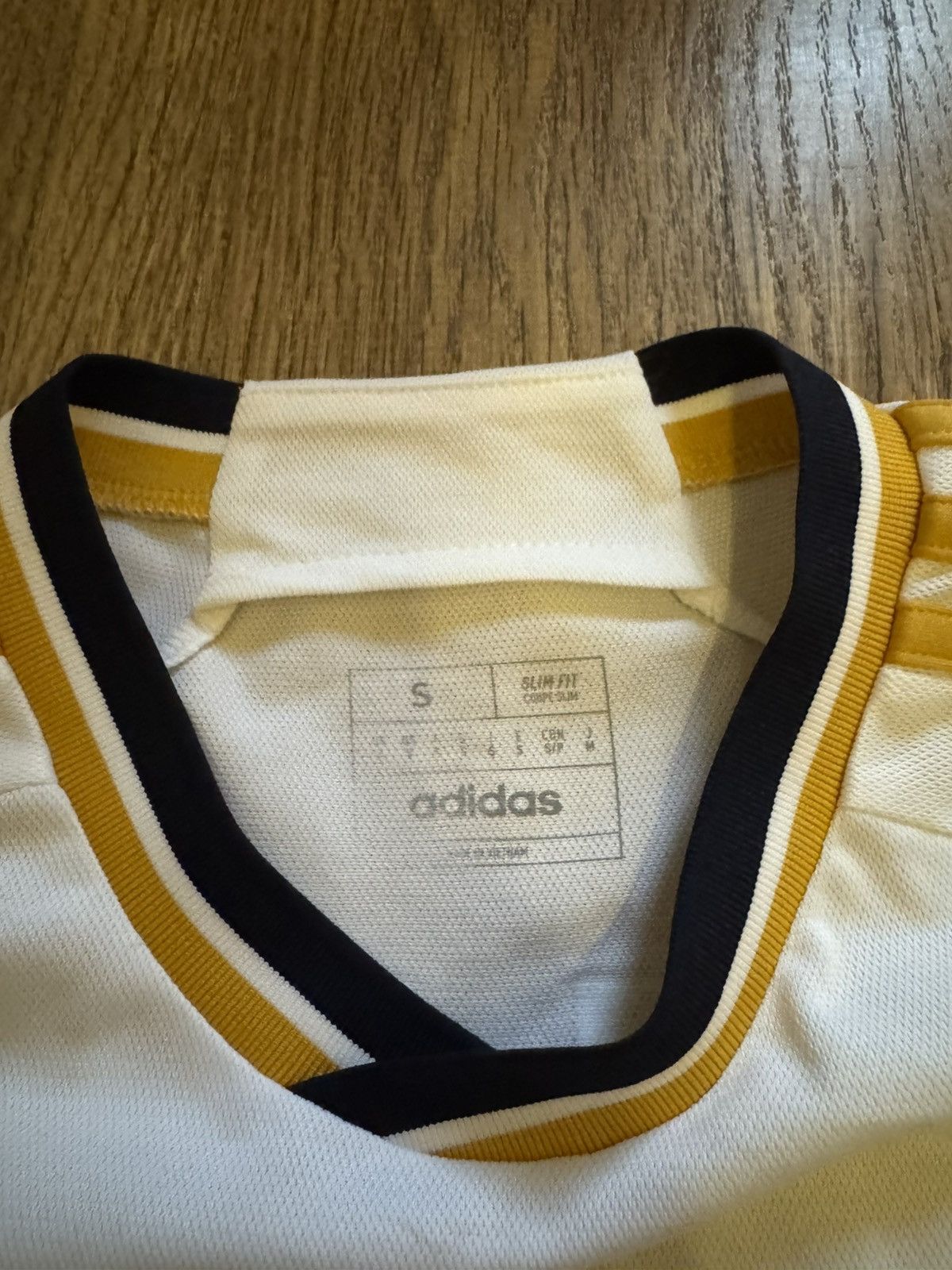 Adidas REAL MADRID CF 2023/2024 HOME FOOTBALL SHIRT SZ S HR3796 Size US S / EU 44-46 / 1 - 4 Thumbnail