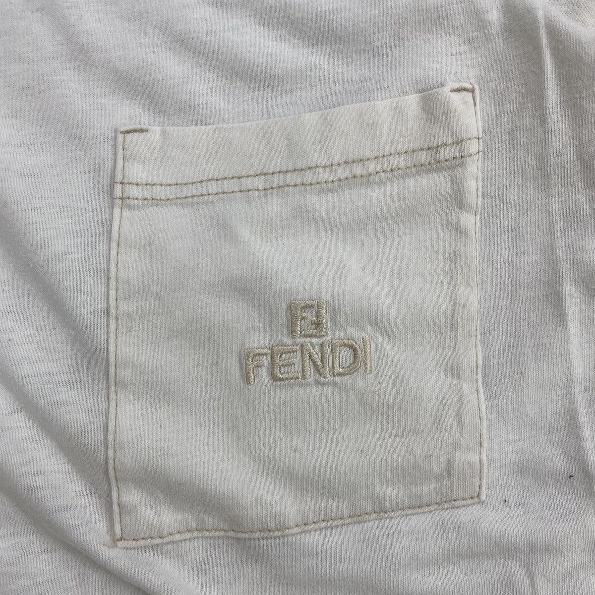 Fendi Vintage Fendi Italy Pocket Logo Luxury T-shirt Size US M / EU 48-50 / 2 - 6 Thumbnail