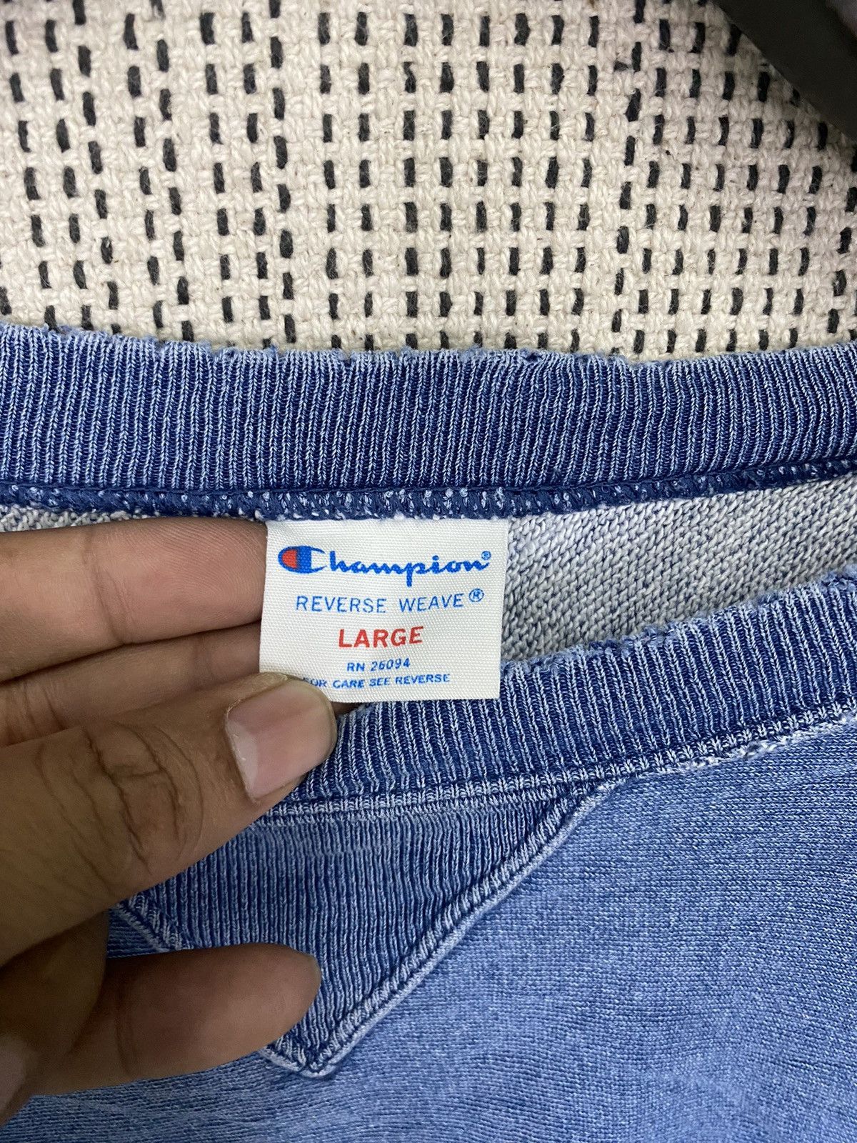 Champion × Vintage Vintage champion reverse weave sweatshirt distressed Size US L / EU 52-54 / 3 - 6 Thumbnail