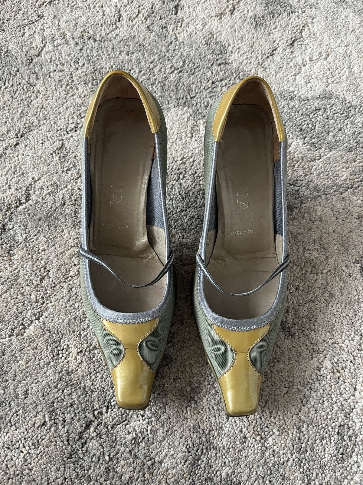 靴 PRADA S/S2000 Leather Heels Prada S/S2000 patent gold heels