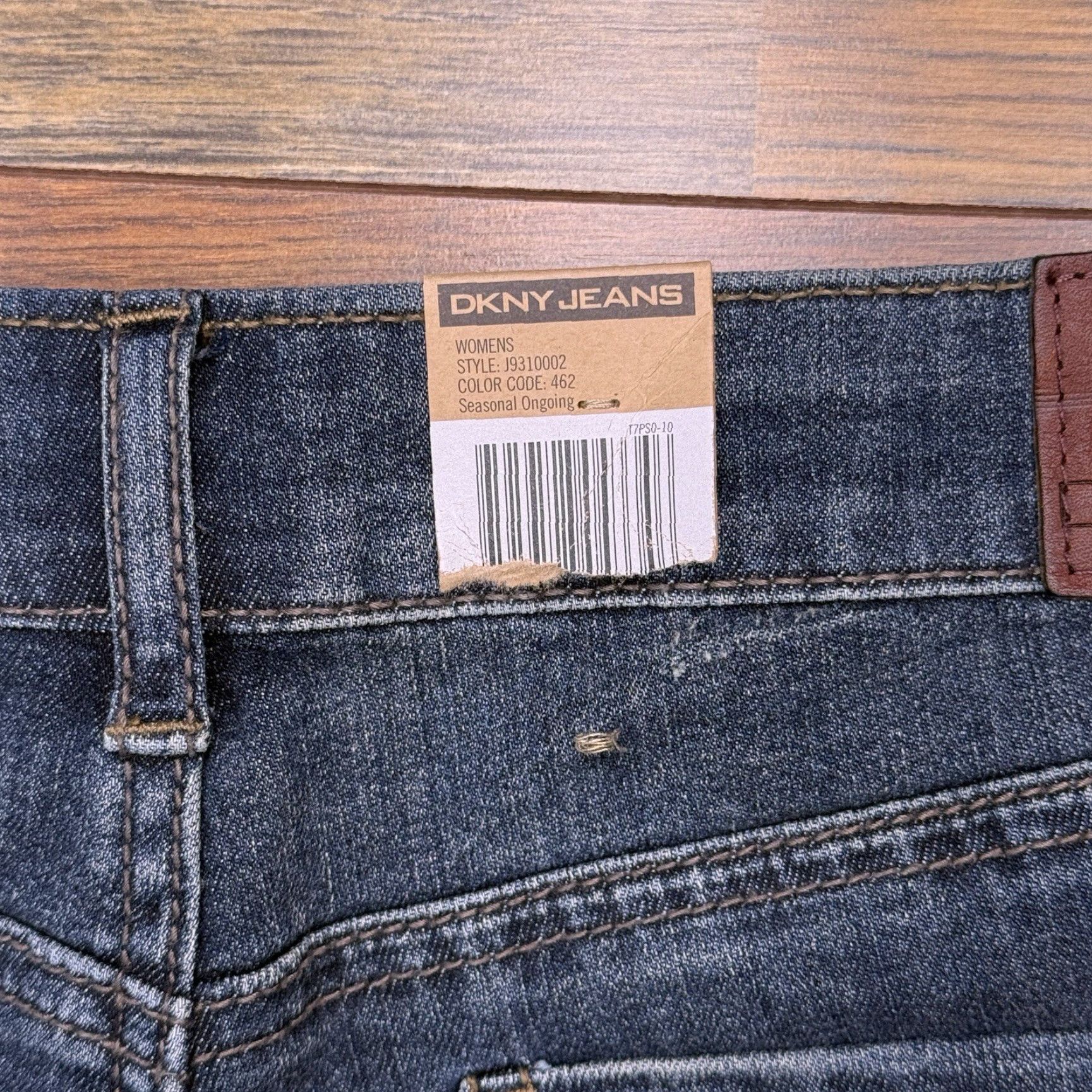 DKNY DKNY Ludlow Jeans Womens 10 Slim Skinny Low Rise 5-Pocket Denim Blue City Medium Wash Size 32" / US 10 / IT 46 - 7 Thumbnail