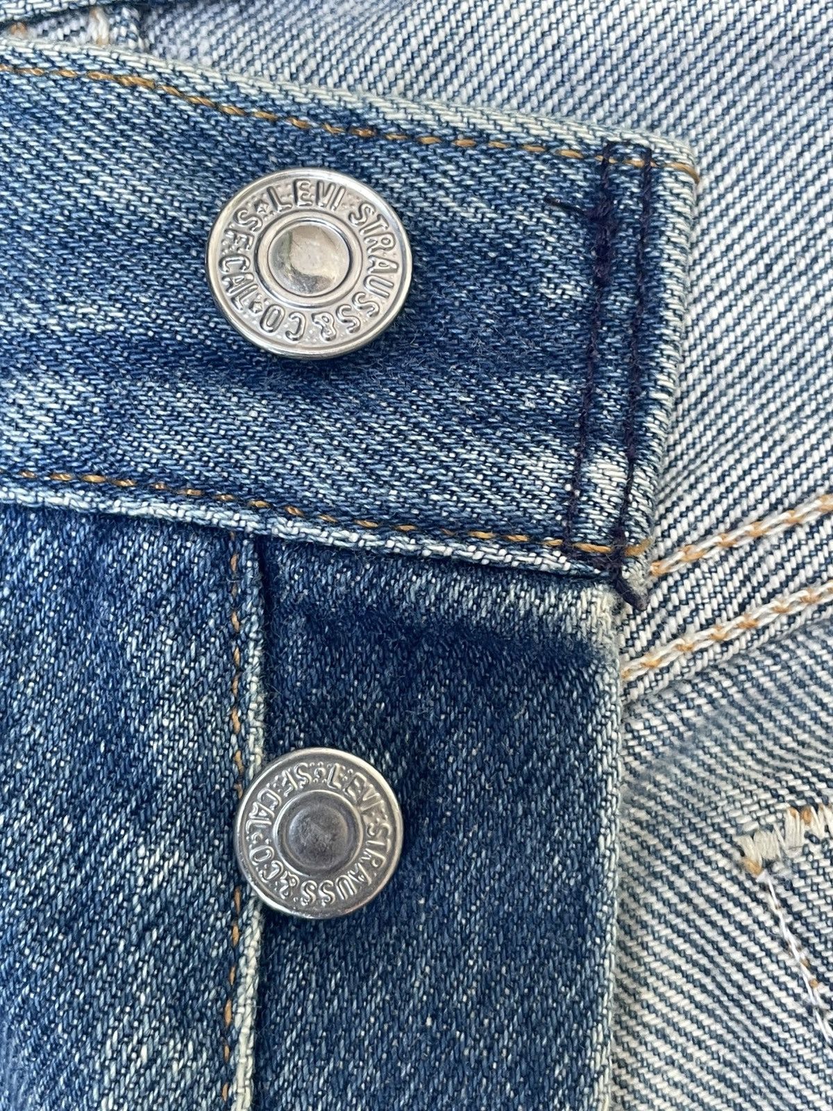 Levi's Vintage Clothing Vintage 1994 Levis 501XX Faded Distresed Size US 34 / EU 50 - 22 Thumbnail