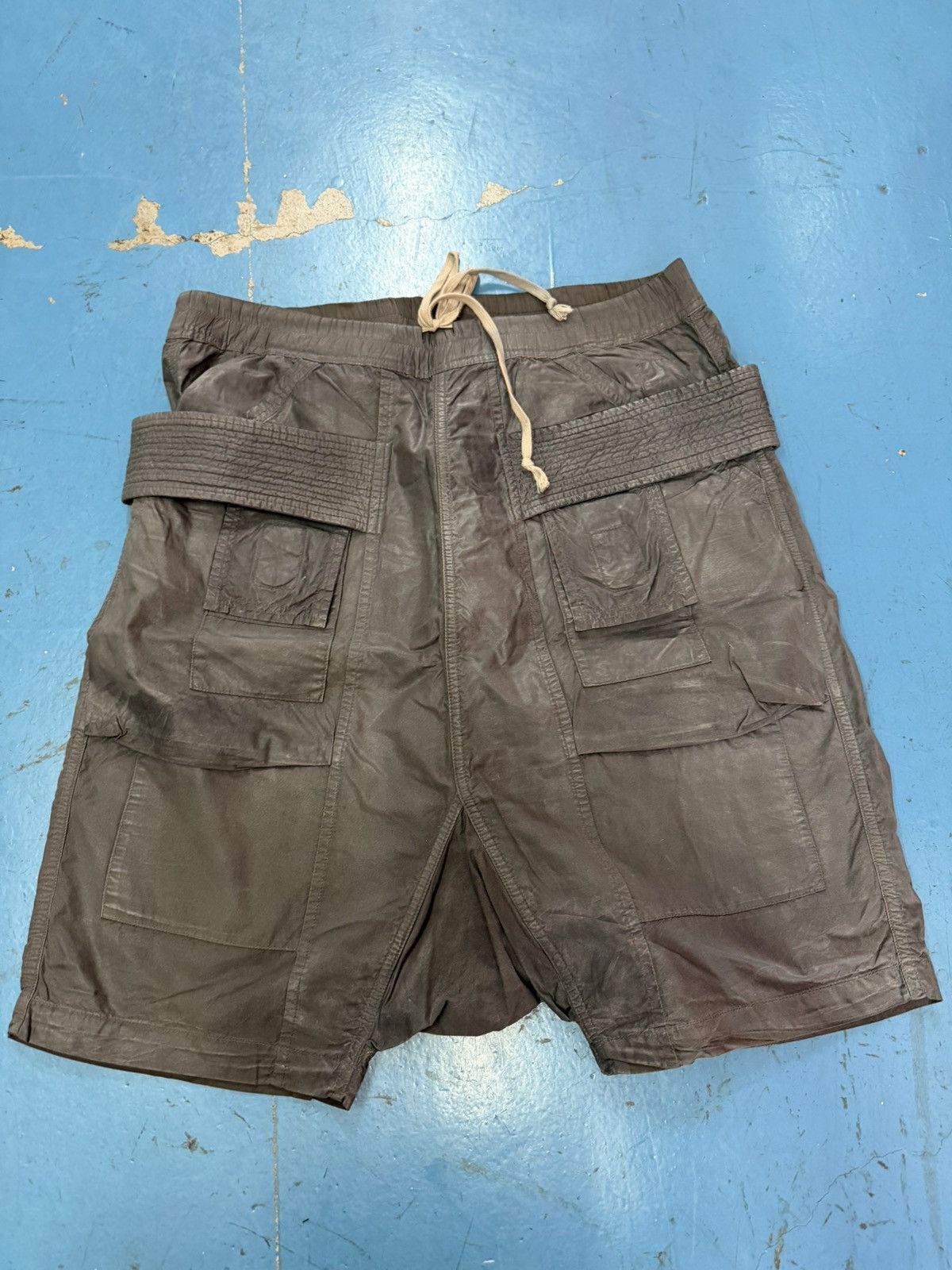 FW15 RICK OWENS WAXED POPLIN DARK DUST CREATCH CARGO SHORTS