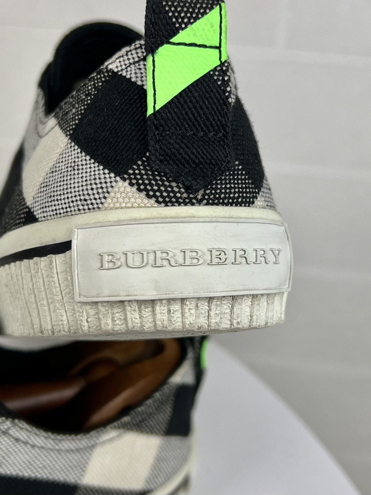 Burberry BURBERRY Sneakers Low-Top Shoes Fluo Nova Check Neon Green Size US 12 / EU 45 - 14 Thumbnail