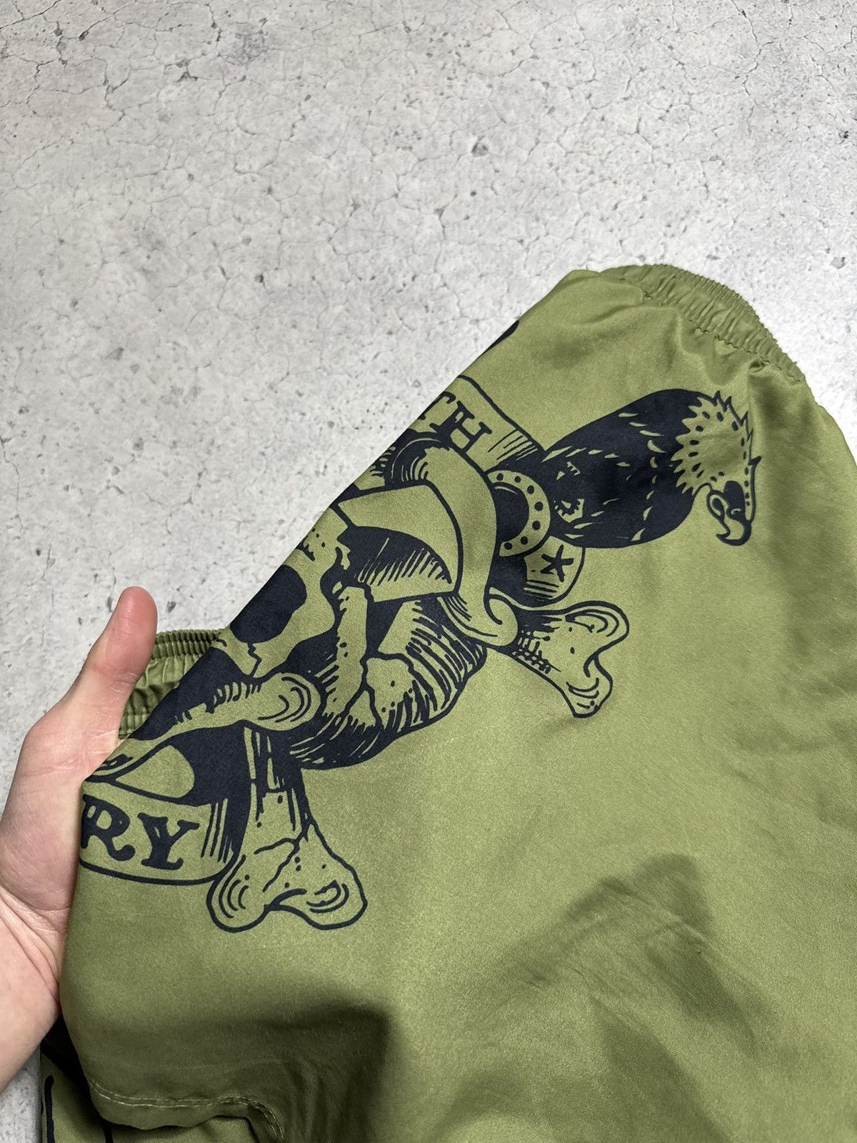 Ed Hardy Ed Hardy Big Logo Shorts Size XL Size US 36 / EU 52 - 9 Thumbnail