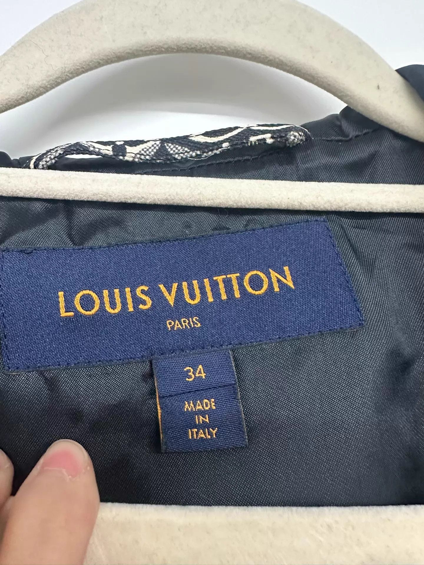 Louis Vuitton Louis Vuitton All Over Logo Print Jacket 34 Size XS / US 0-2 / IT 36-38 - 3 Thumbnail
