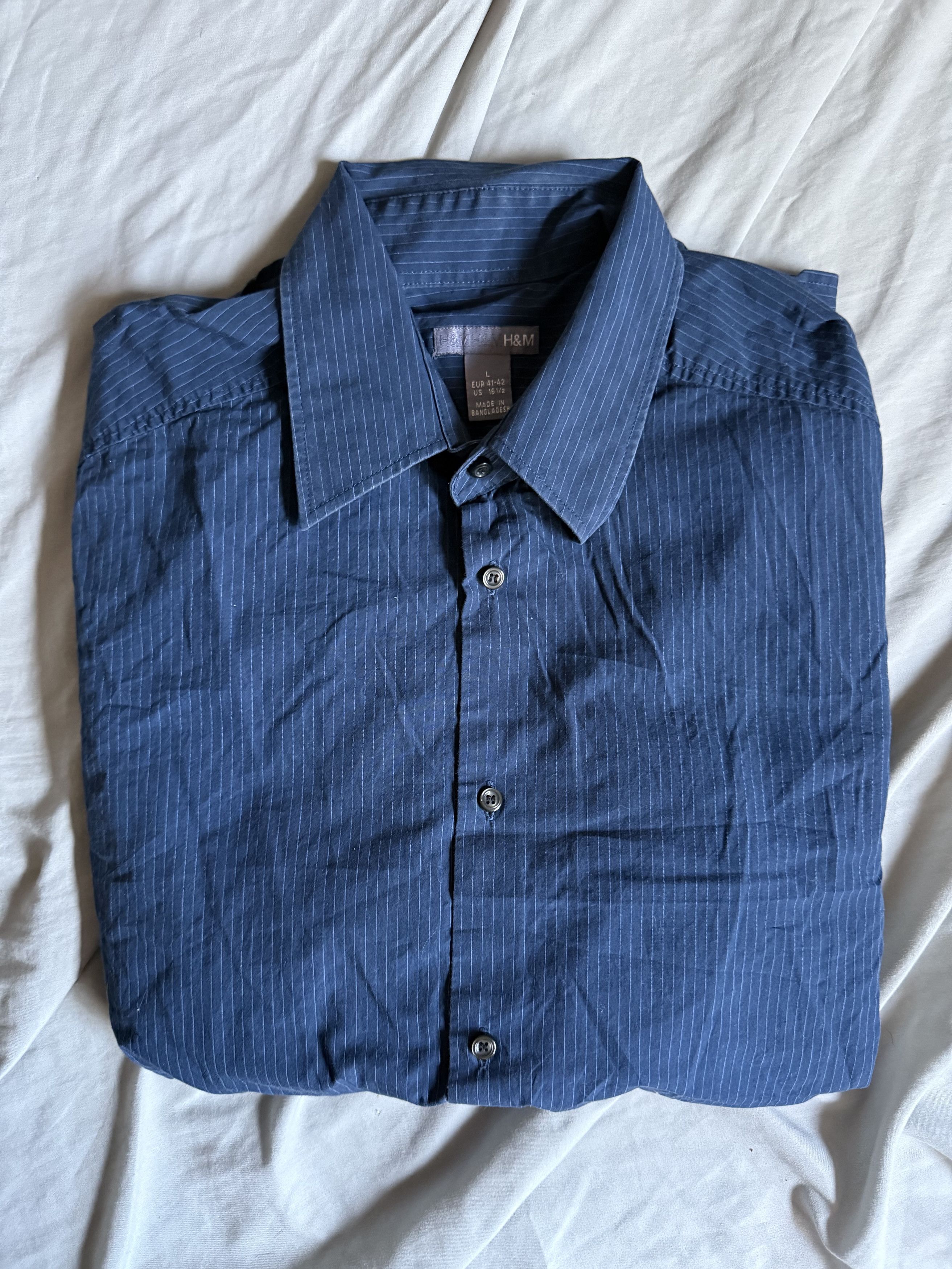 H&M H&M Button Up striped shirt navy blue large $39.50 Size US L / EU 52-54 / 3 - 1 Thumbnail