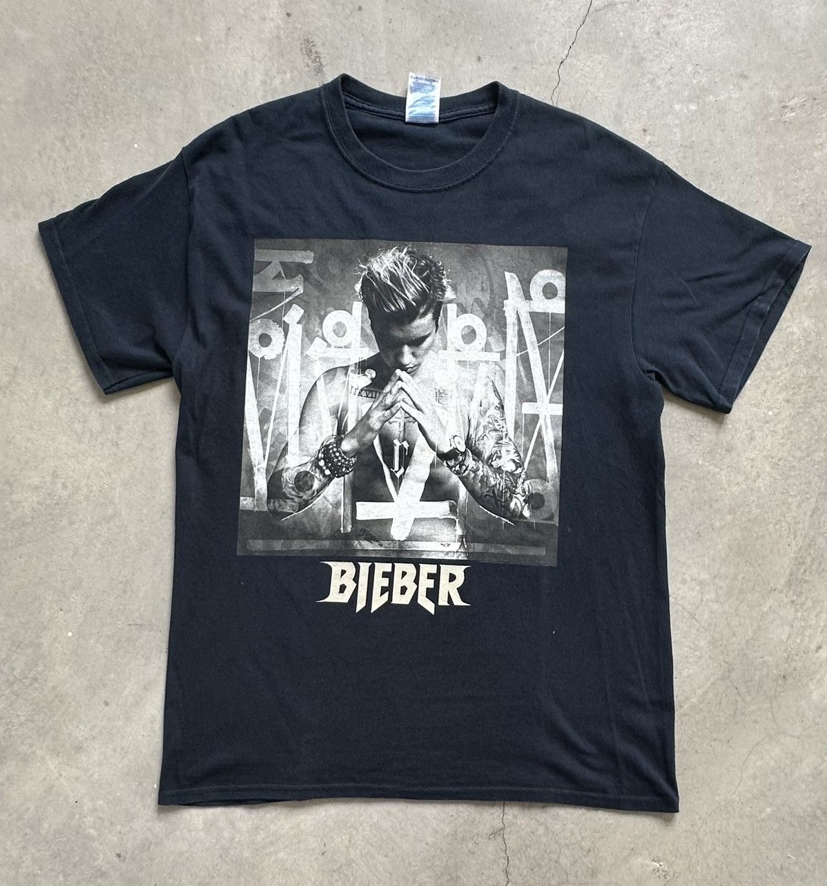 Gildan × Justin Bieber Y2K JUSTIN BIEBER PURPOSE TOUR TEE Size US M / EU 48-50 / 2 - 1 Thumbnail
