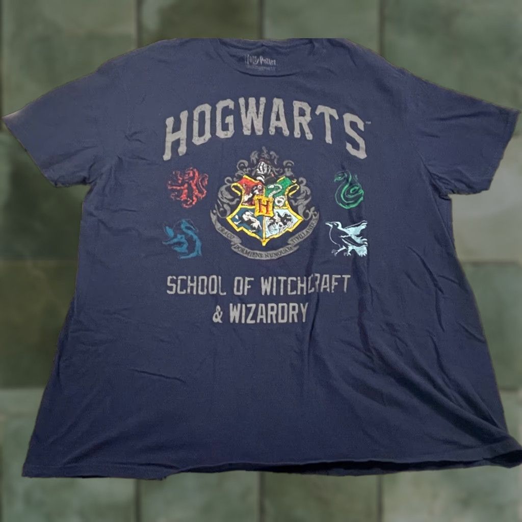 Vintage Harry Potter HOGWARTS School Of Witchcraft & Wizardry Men’s T-shirt Sz XXL Blue Movie Mens Size US XXL / EU 58 / 5 - 1 Thumbnail