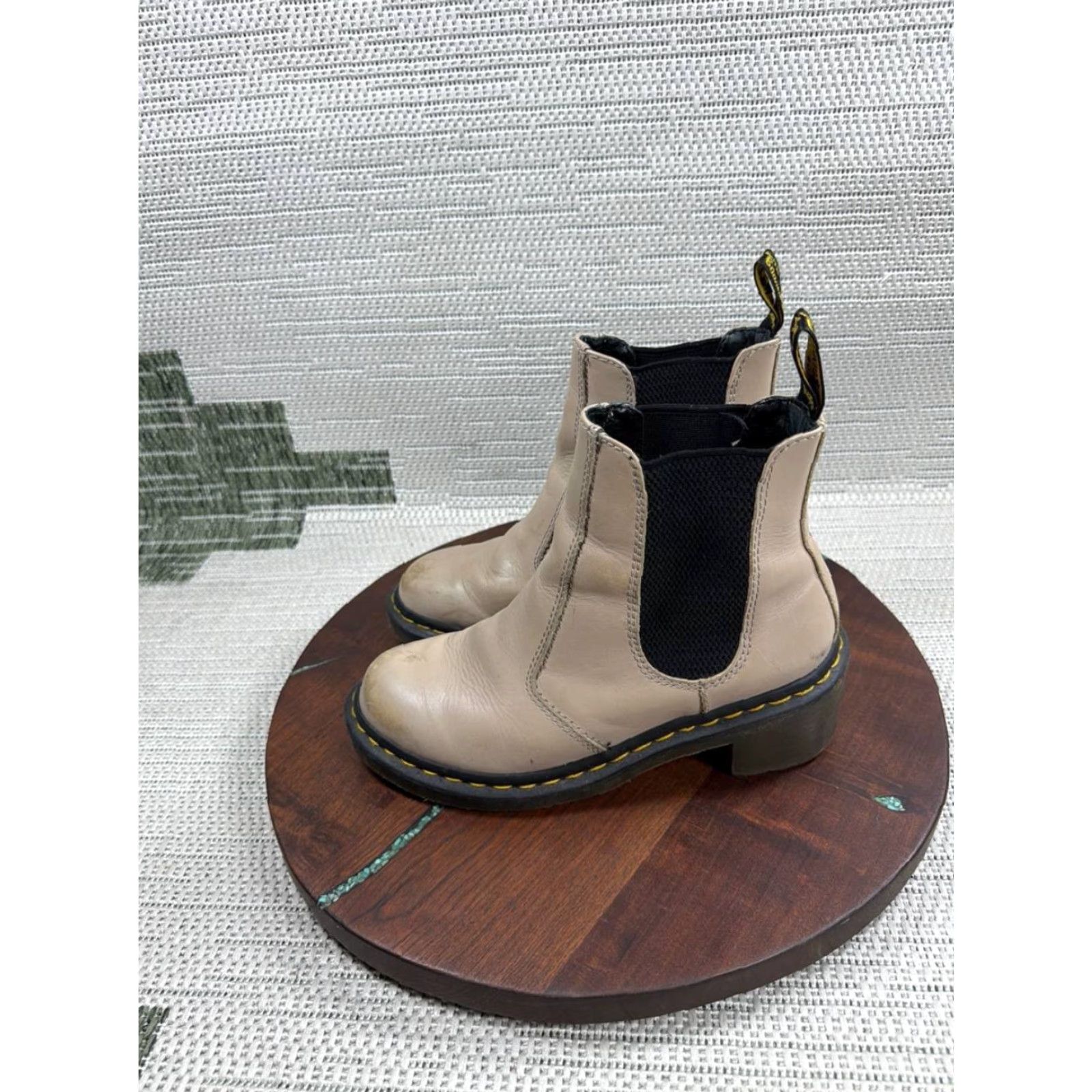 Dr. Martens Dr. Martens Cadence Chelsea Boots Womens Size 7 Beige Leather Pull On Chelsea Boots Women Casual Vintage No N/A Size US 7 / IT 37 - 3 Thumbnail