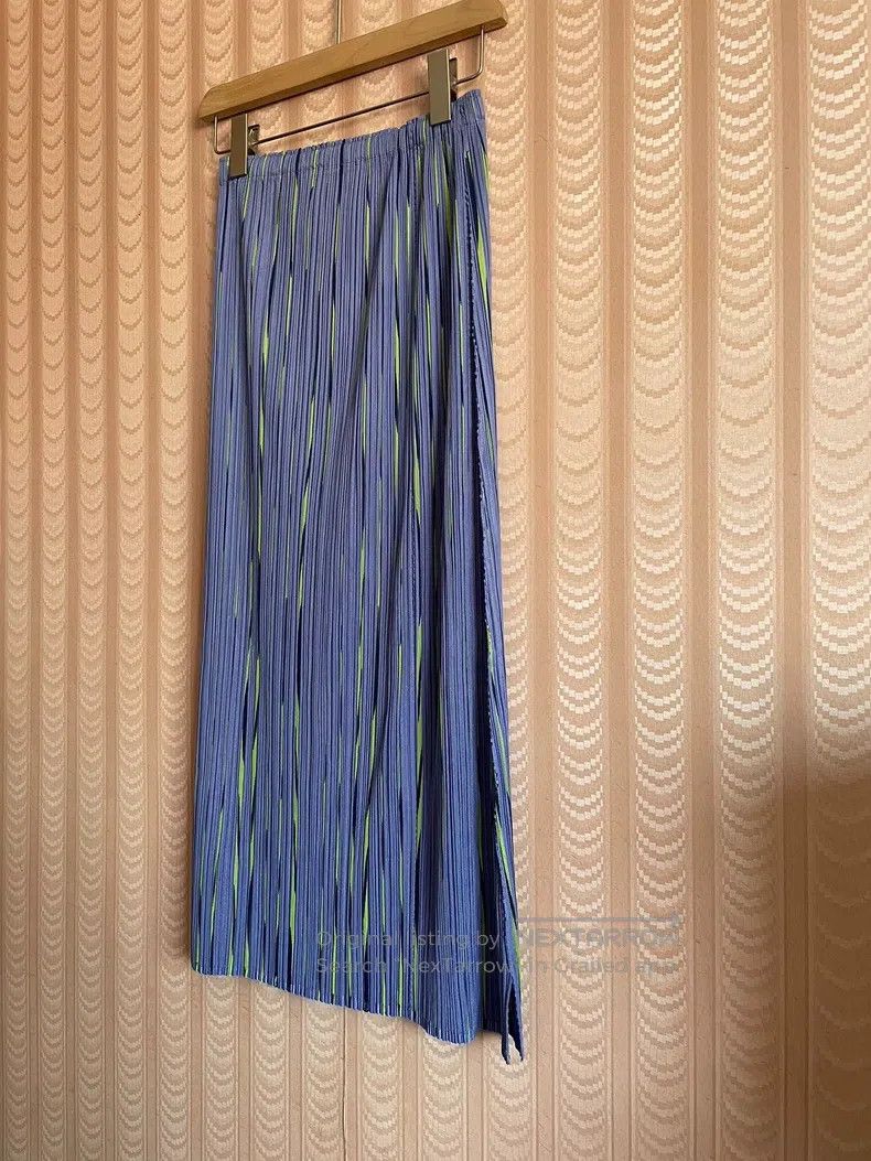 Issey Miyake Issey Miyake Pleated Blue Light Patchwork Midi Skirt Size 25" / US 0 / IT 36 - 3 Thumbnail