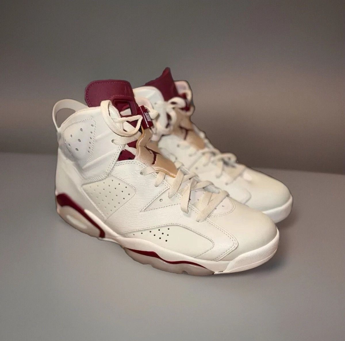 Jordan Brand Nike Air Jordan 6 Retro "Maroon" 2015 Size US 11.5 / EU 44-45 - 2 Thumbnail