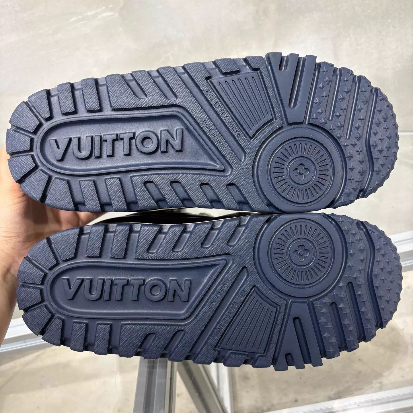 Louis Vuitton LV Trainer Maxi Blue Valentine's Day UK7 41 Size US 8 / EU 41 - 7 Thumbnail