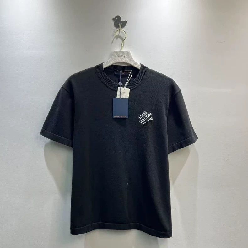 Louis Vuitton Louis Vuitton 24 New Pin Embroidered Logo Short Sleeve Size US S / EU 44-46 / 1 - 1 Thumbnail