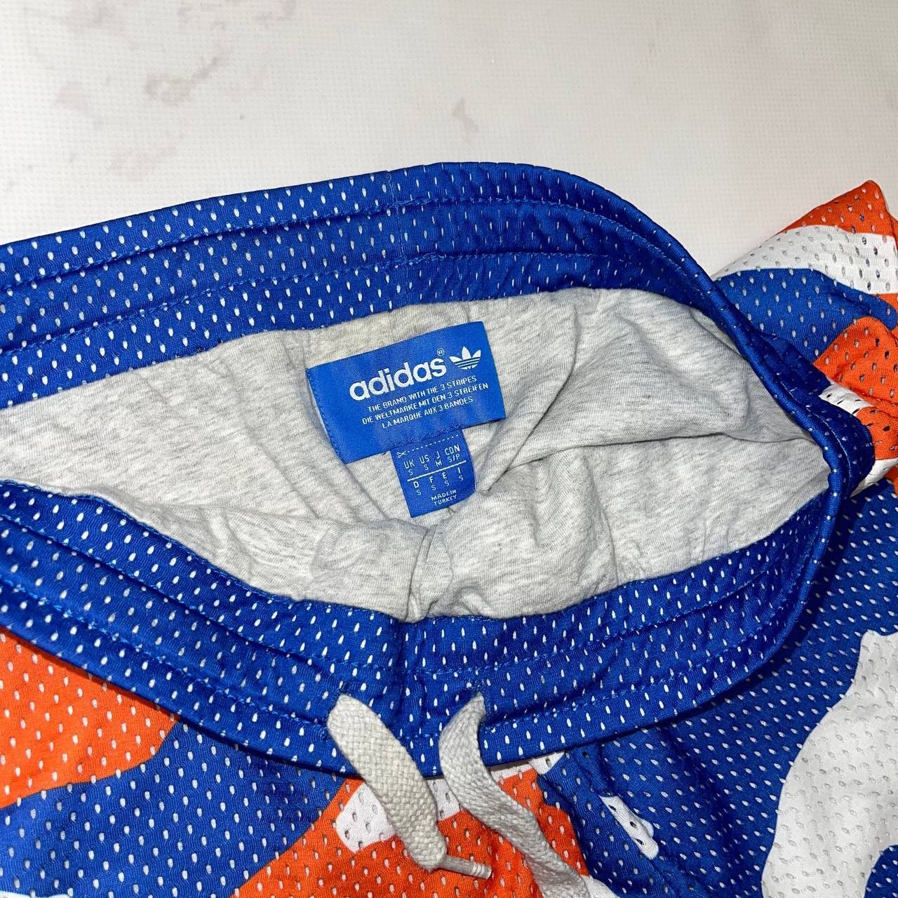 Adidas New York Knicks basketball Shorts Adidas NBA Sz S Size US 28 / EU 44 - 10 Thumbnail