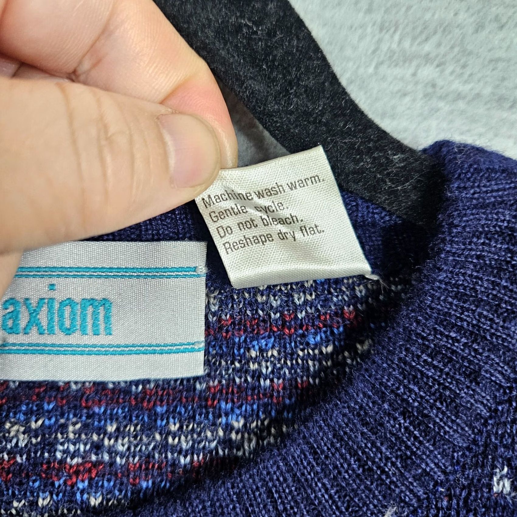Vintage Axiom Mens Crew Neck Blue Pull over Long Sleeve Sweater L Knit Wool Acrylic Regular Size L Pullover Solid 90s Theme Size US L / EU 52-54 / 3 - 4 Thumbnail