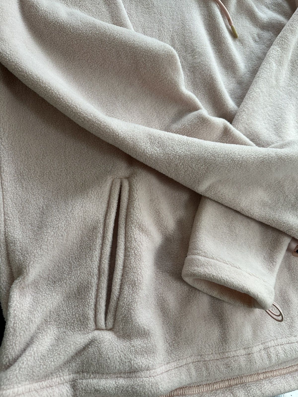 Columbia × Kith One accessory is missing from the hood line. Size US L / EU 52-54 / 3 - 4 Thumbnail