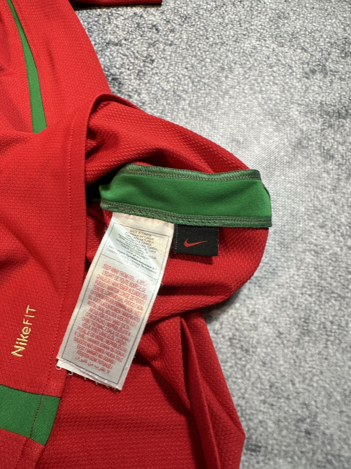 Nike Vintage Nike Portugal Soccer Jersey Blokecore Rare USA Style Size US S / EU 44-46 / 1 - 3 Thumbnail