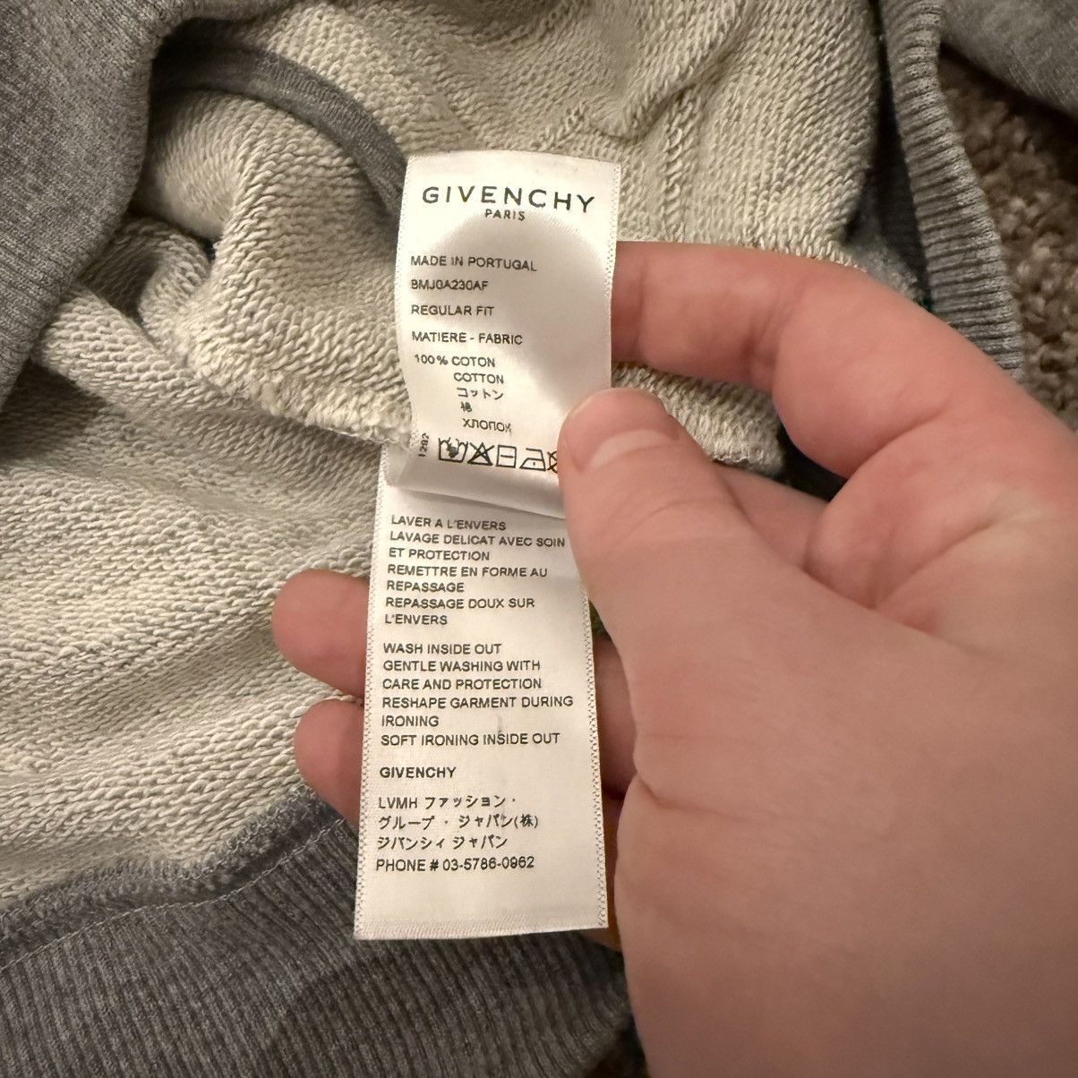 Givenchy Givenchy Paris size M hooded sweatshirt silver embossed Size US M / EU 48-50 / 2 - 7 Thumbnail
