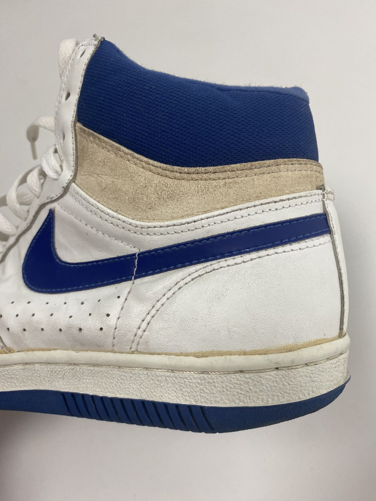 Nike 1988 Vintage Original Nike Court Force High Basketball Shoes Size US 10.5 / EU 43-44 - 9 Thumbnail