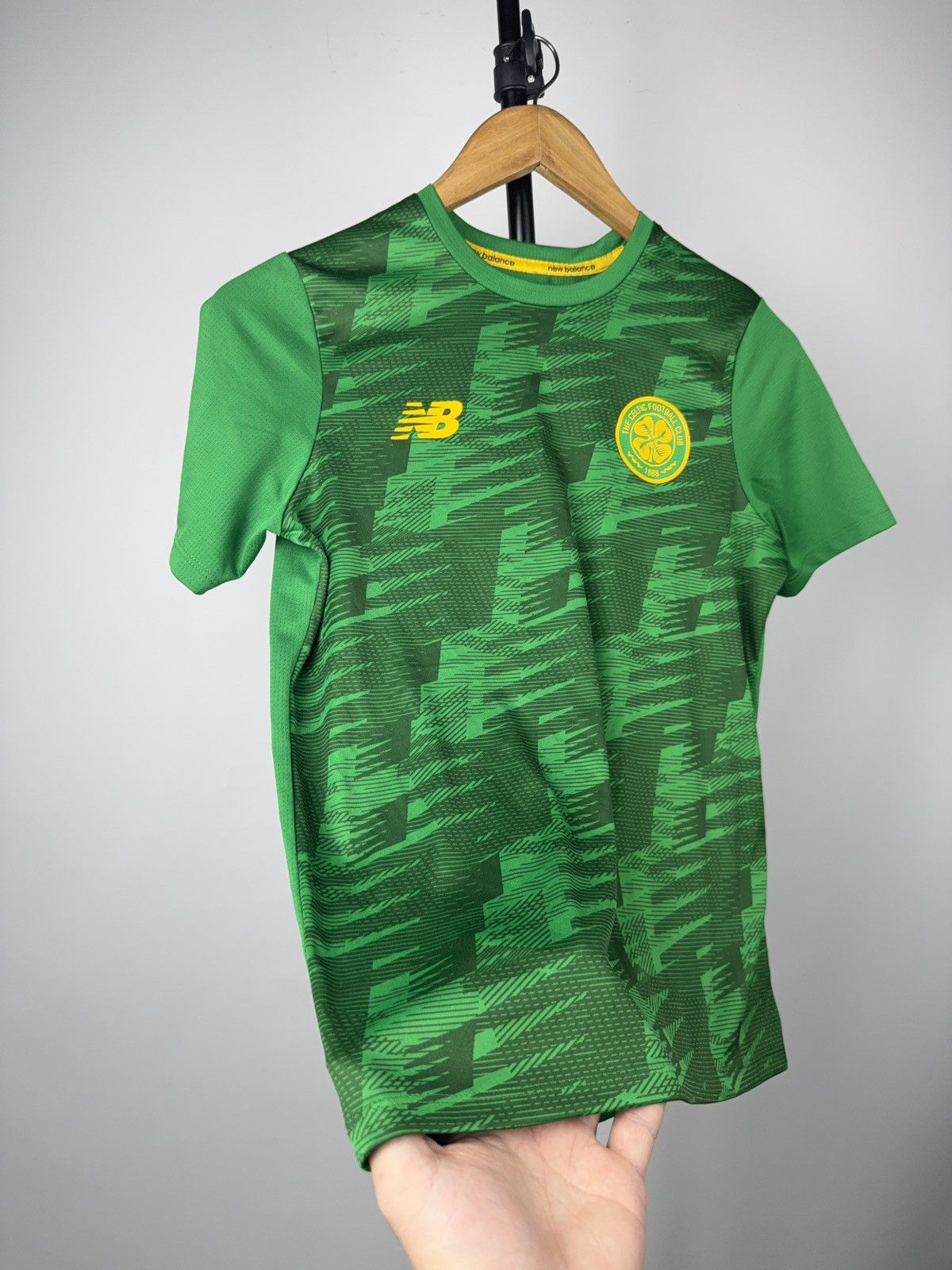 New Balance Celtic FC New Balance Green Training Top 2018 Youth 146 Size US XXS / EU 40 - 3 Thumbnail