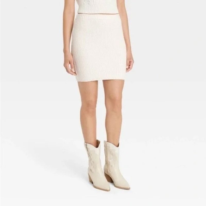Target Basics Universal Thread Mini Sweater Skirt Cream Pull On Womens XS Size 25" / US 0 / IT 36 - 6 Thumbnail