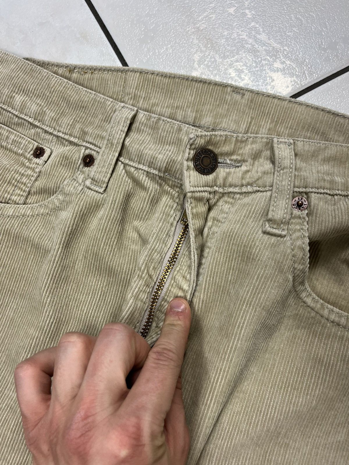 Levi's × Vintage Vintage Levi’s 751 corduroy velvet regular pants trousers Size US 32 / EU 48 - 12 Thumbnail