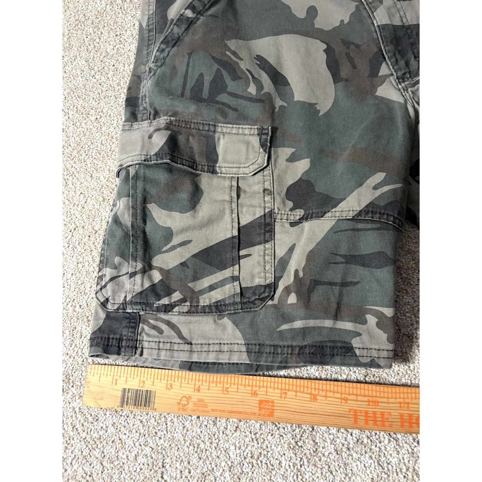 Wrangler Wrangler Cargo Shorts Mens 35 Green Camo Relaxed Fit Canvas Pockets Casual Size US 35 - 3 Thumbnail