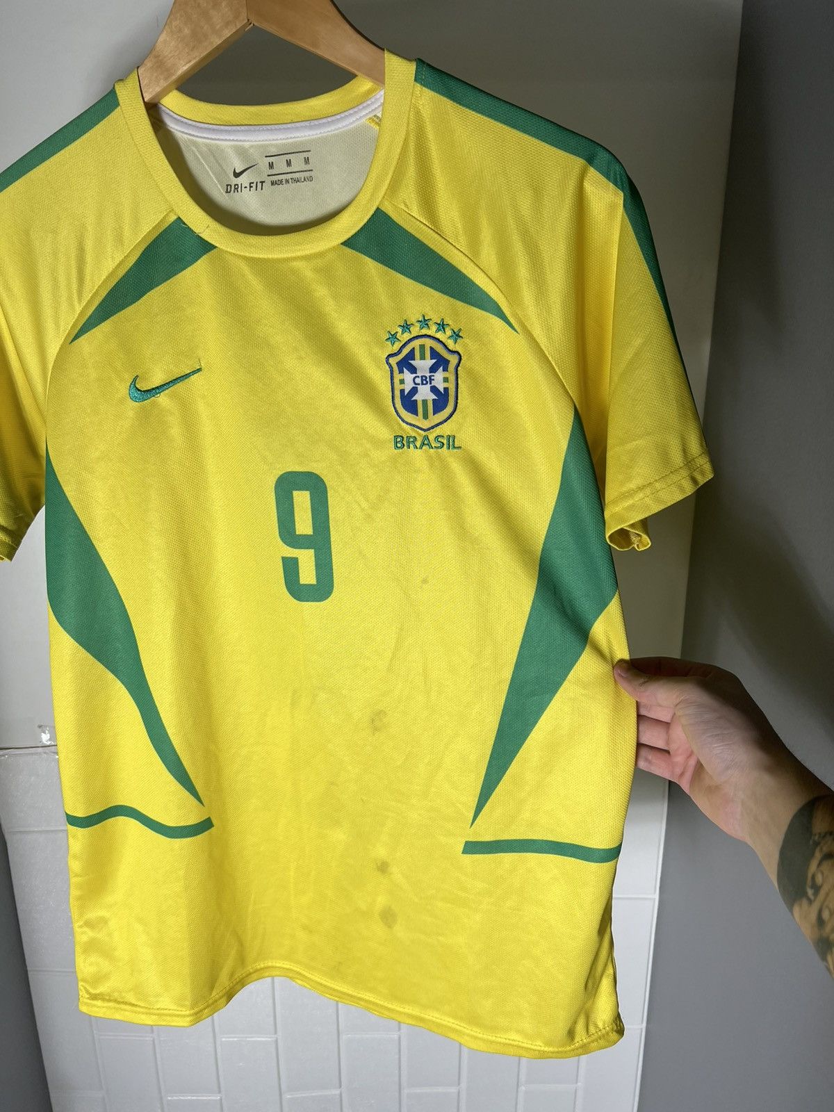 Vintage VERY RARE BRAZIL RETRO SOCCER JERSEY RONALDO BLOKE Y2K 90s Size US M / EU 48-50 / 2 - 14 Thumbnail
