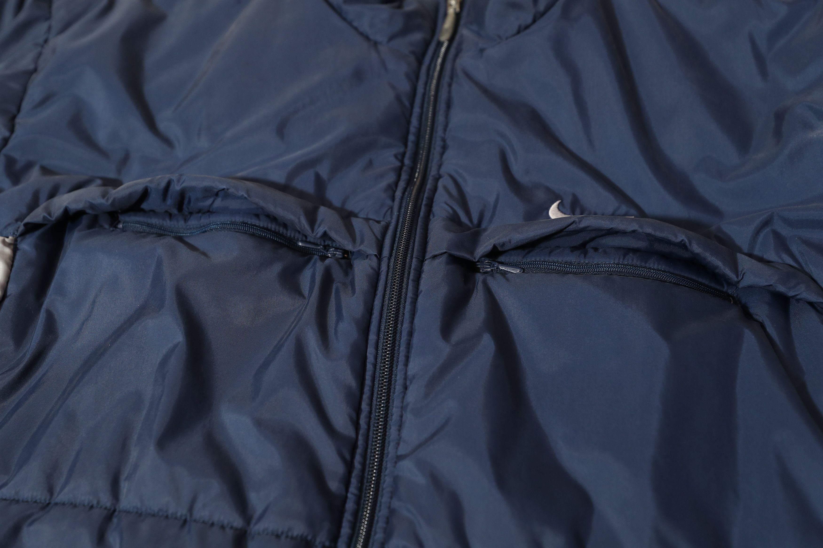 Nike Nike Vintage Reversible Navy/Gray Puffy Nike Jacket (XL) Size US XL / EU 56 / 4 - 12 Thumbnail