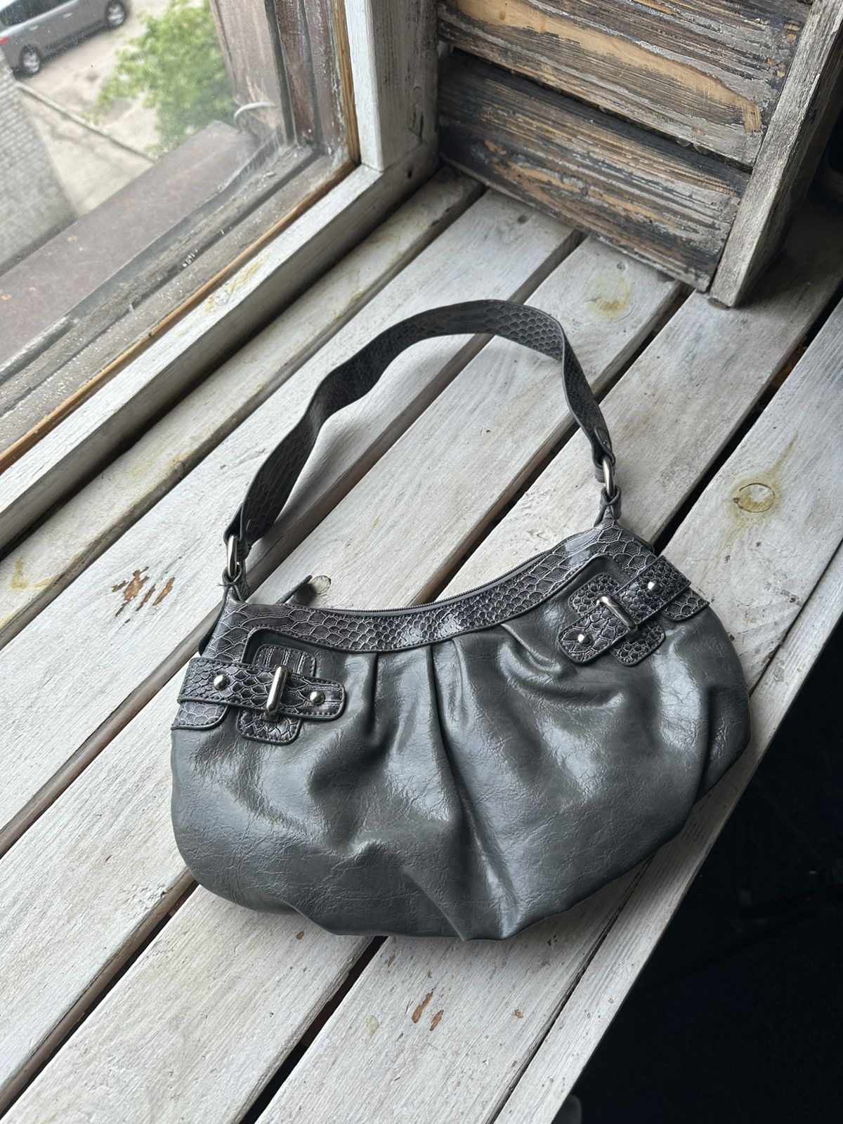 Japanese Brand 🚨Y2K AVANT-GARDE 🚨mesh silver Japan style hand bag Y2K 90s Size ONE SIZE - 1 Thumbnail