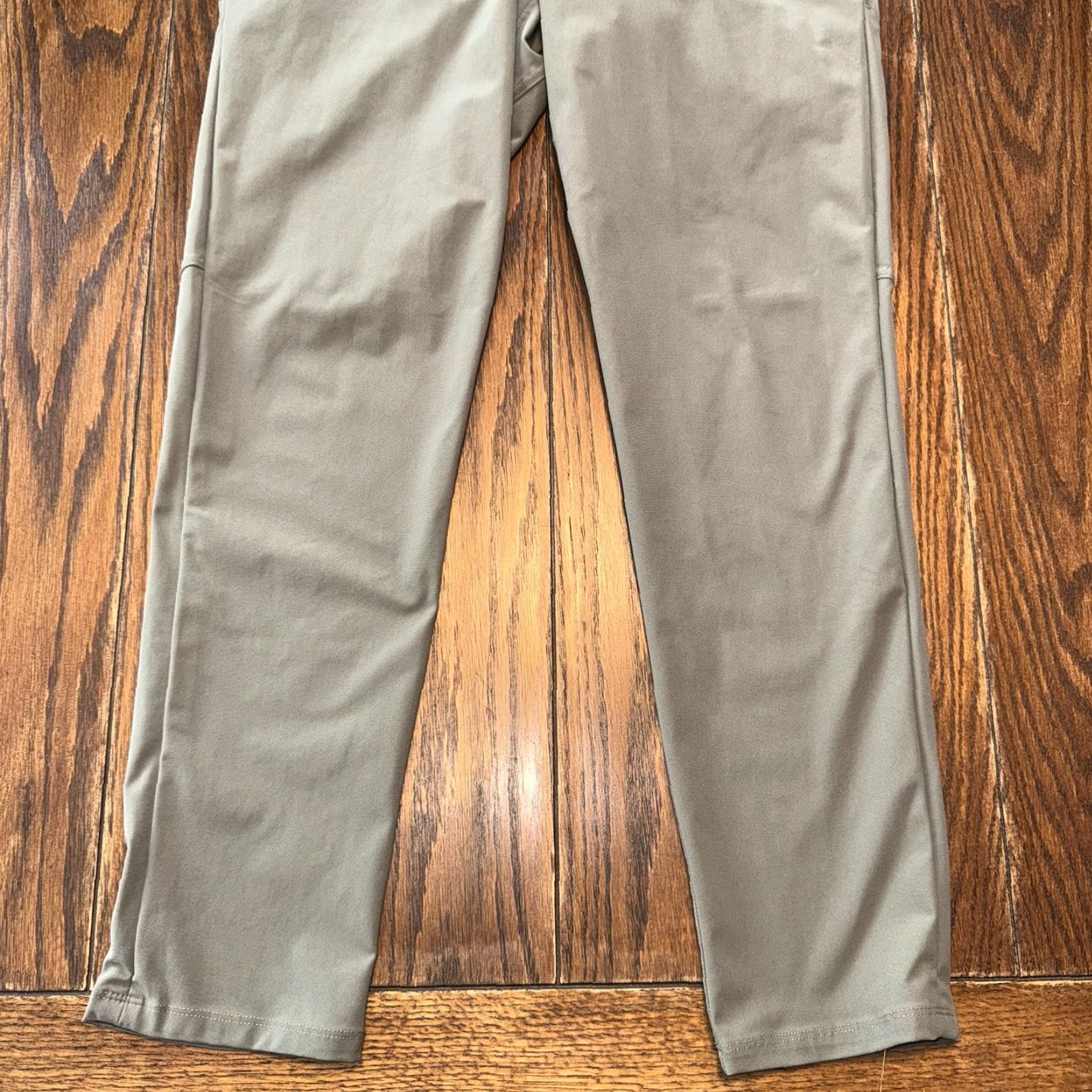 Lululemon Lululemon Men’s Green Pants 34x31 With Stretch Zip Pocket Size US 33 - 2 Thumbnail