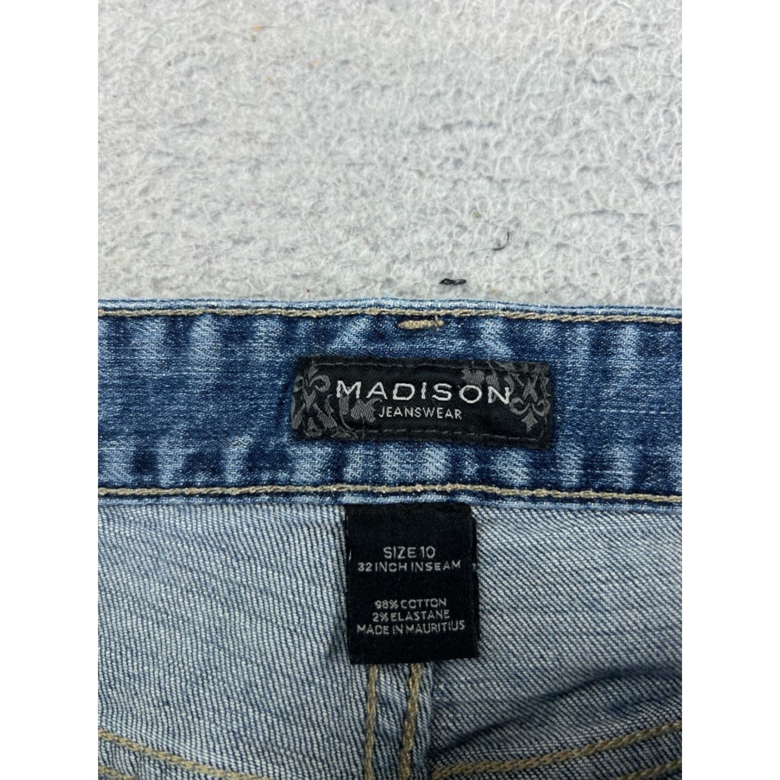 Madison Madison Denim Cutoff Shorts Womens 10 Blue Mid Rise 29x9 Stretch Casual Size 32" / US 10 / IT 46 - 7 Thumbnail