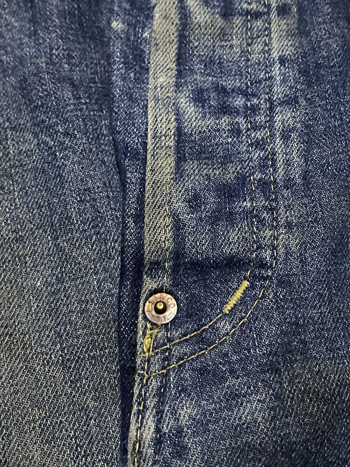 Levi's Vintage Levis 702xx Big E Japan Buckle Back Destroy Baggy Size US 35 - 12 Thumbnail