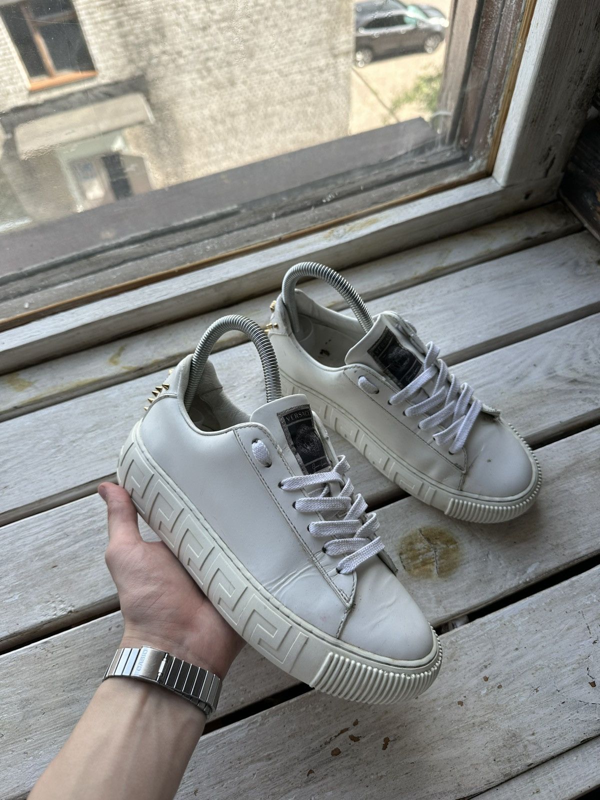Versace 🚨Womens Versace low top sneakers size 35.5 Size US 5.5 / IT 35.5 - 1 Thumbnail