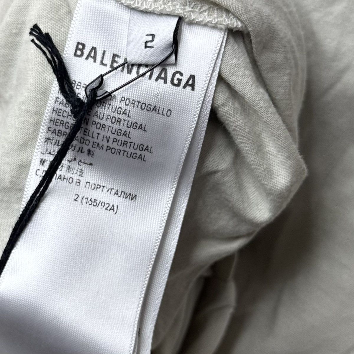 Balenciaga Balenciaga Neck Logo Distressed Long Sleeve T-Shirt Size US L / EU 52-54 / 3 - 3 Thumbnail