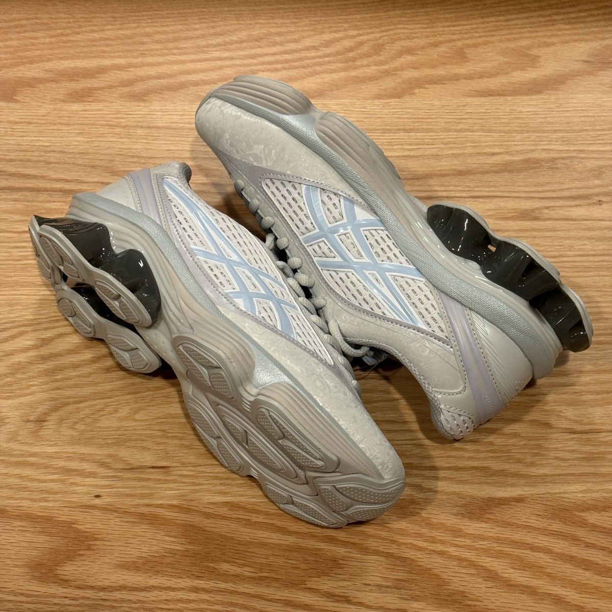 Asics × Kiko Kostadinov ASICS US6-S GEL-KINETIC FLUENT 1203A748 020 Glacier Grey Size US 5 / EU 37 - 6 Thumbnail