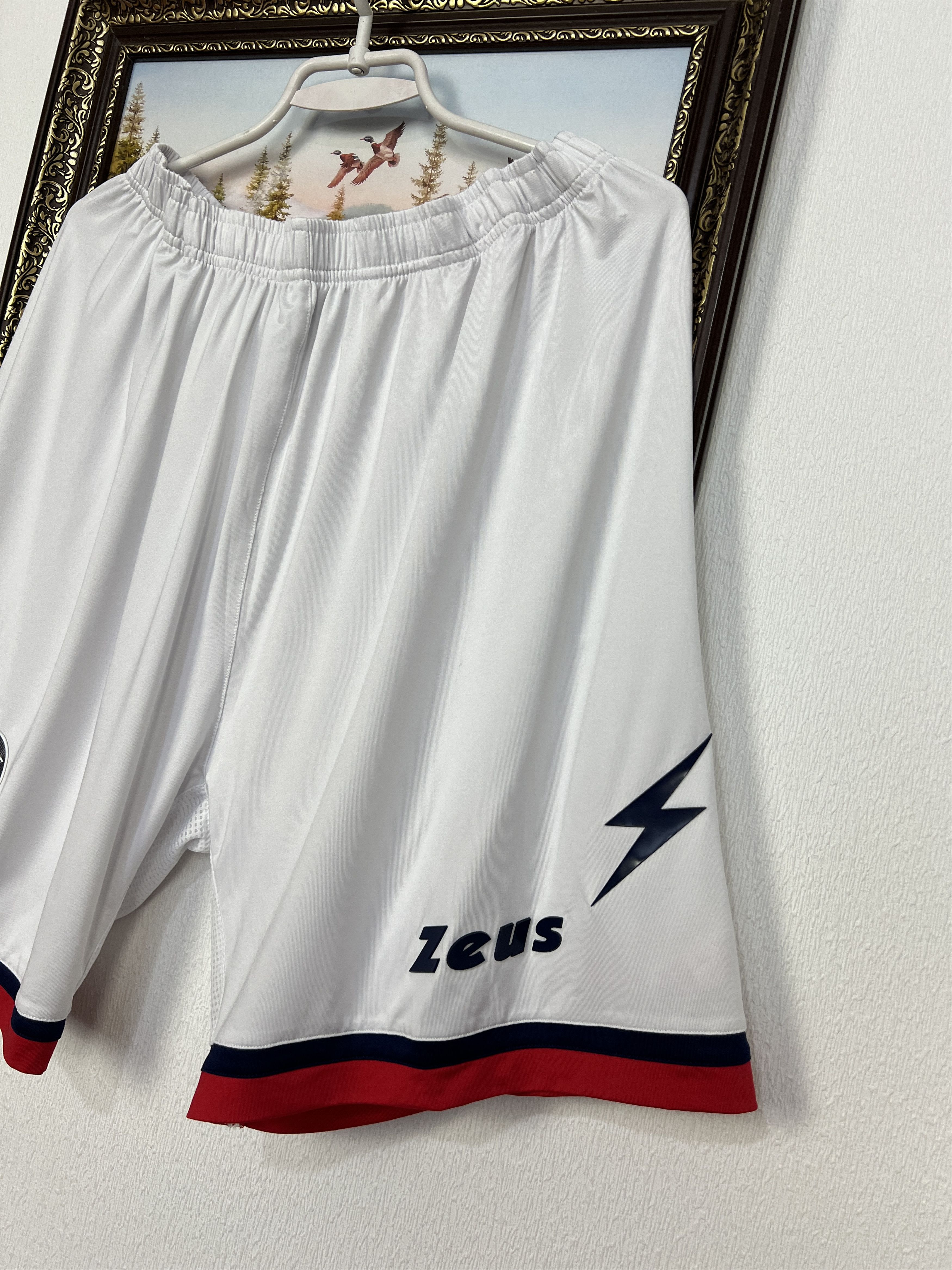 Vintage Vintage Zeus Crotone Football Shorts Soccer Athletic Maglia Size US 36 / EU 52 - 2 Thumbnail