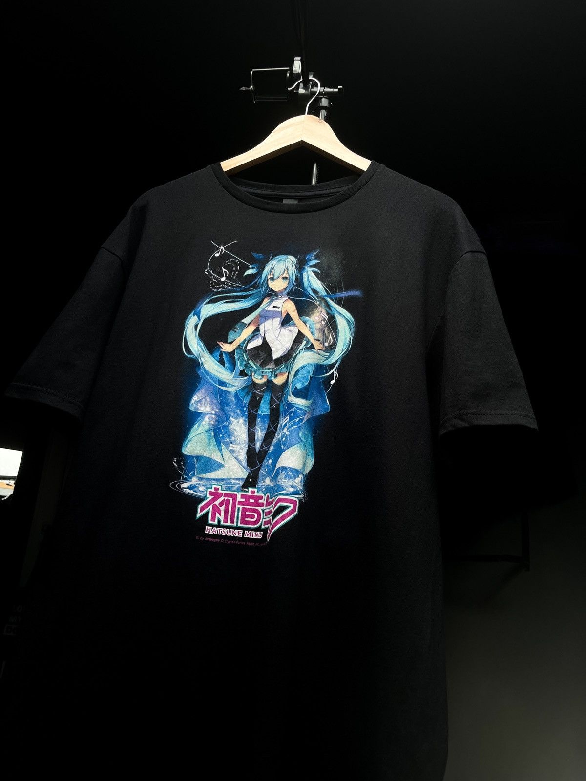 Anime × Japanese Brand Hatsune Miku Vocaloid Graphic T-Shirt Size US XL / EU 56 / 4 - 1 Thumbnail