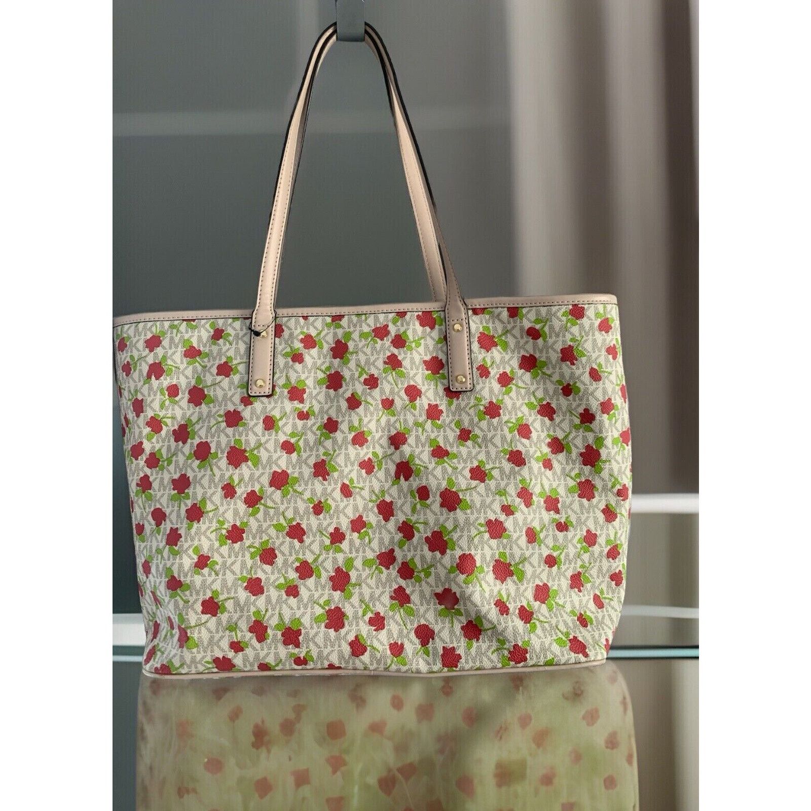 Michael Kors Michael Kors Carter MK Rose Floral Vanilla Large Tote Size ONE SIZE - 3 Thumbnail