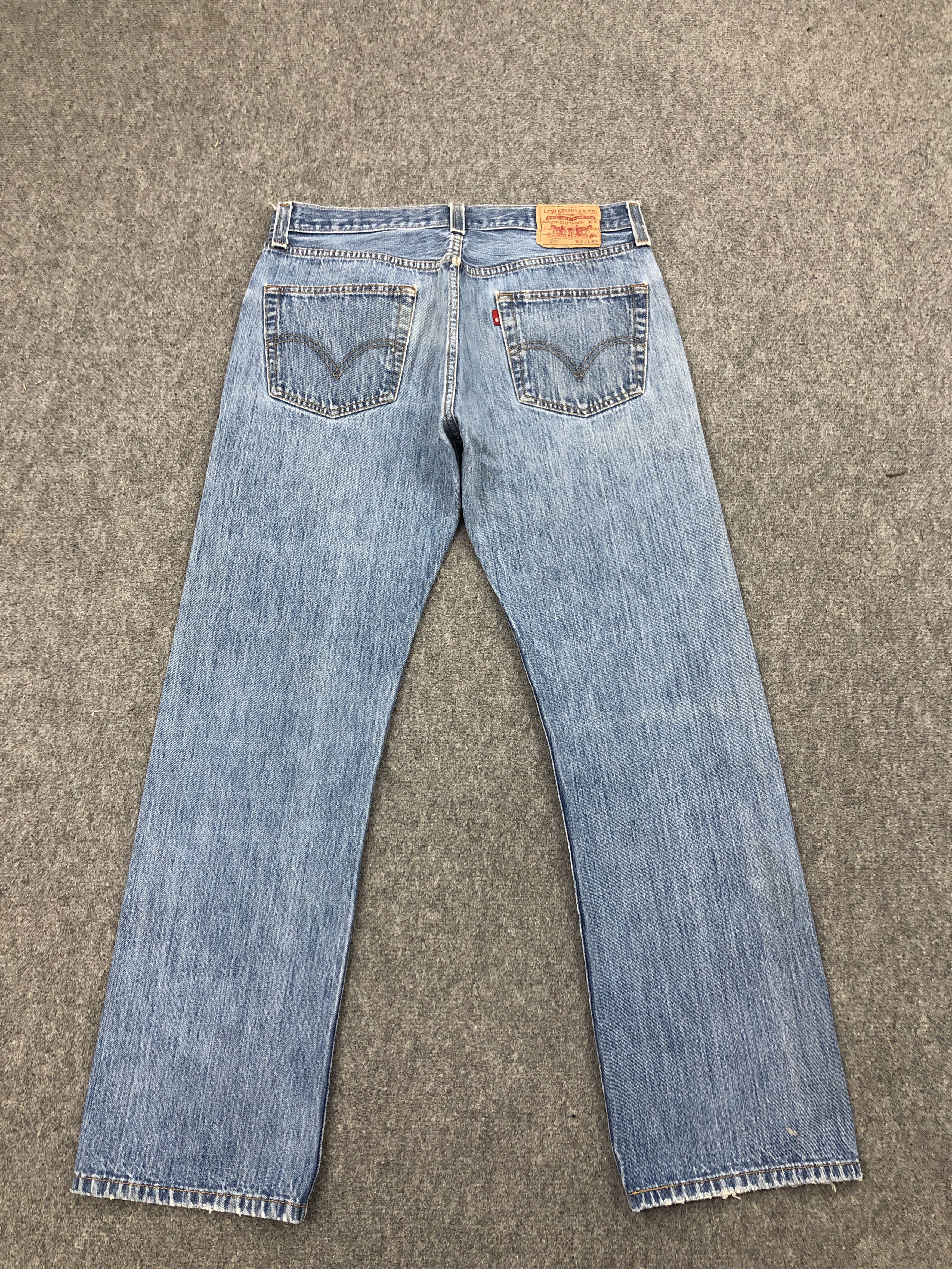 Levi's × Vintage Vintage Levis 501 Faded Blue Denim Jeans Size US 32 / EU 48 - 3 Thumbnail