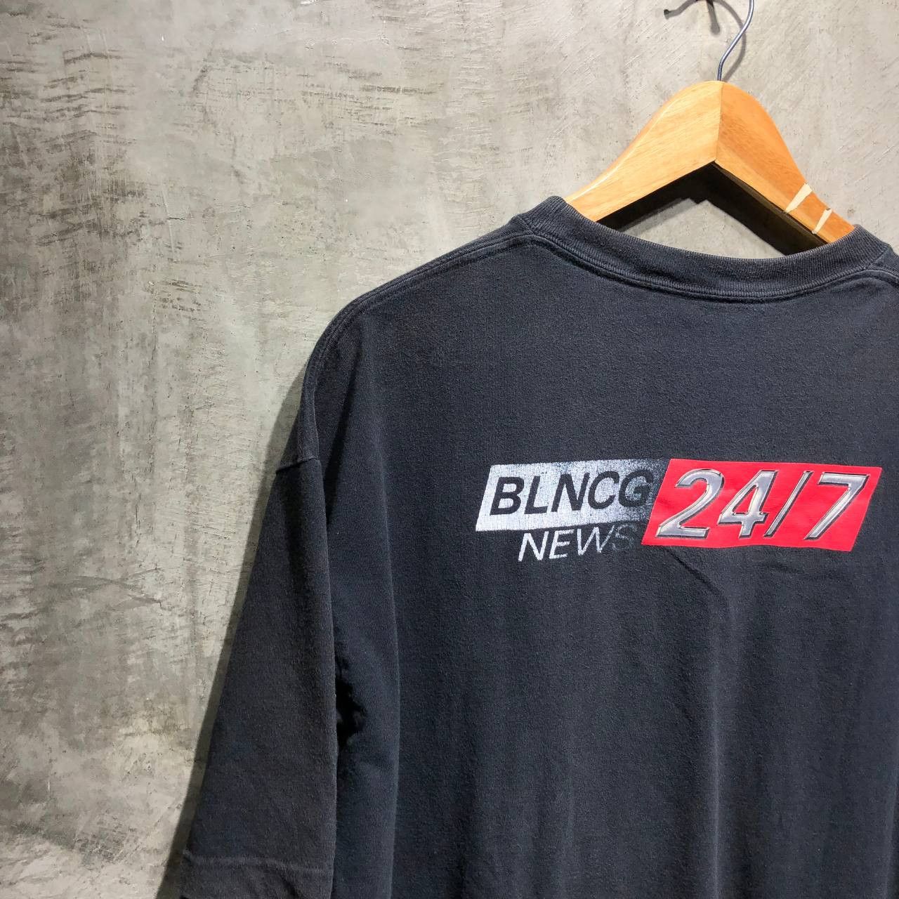 Balenciaga Balenciaga News 24/7 Tee Size US L / EU 52-54 / 3 - 8 Thumbnail